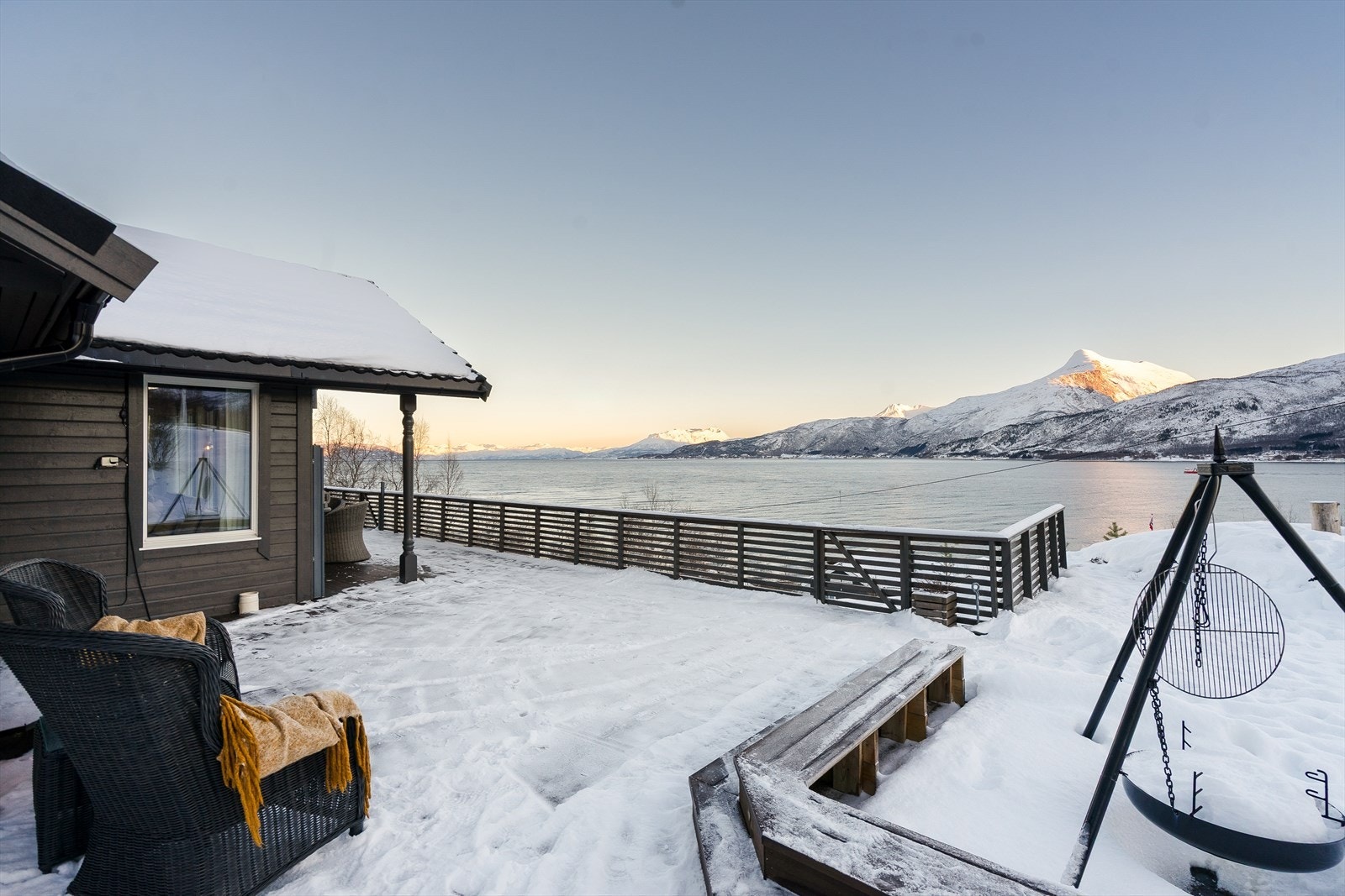 Sjekk utsikten ut mot Ofotfjorden og Rånkeipen! Galleribilde