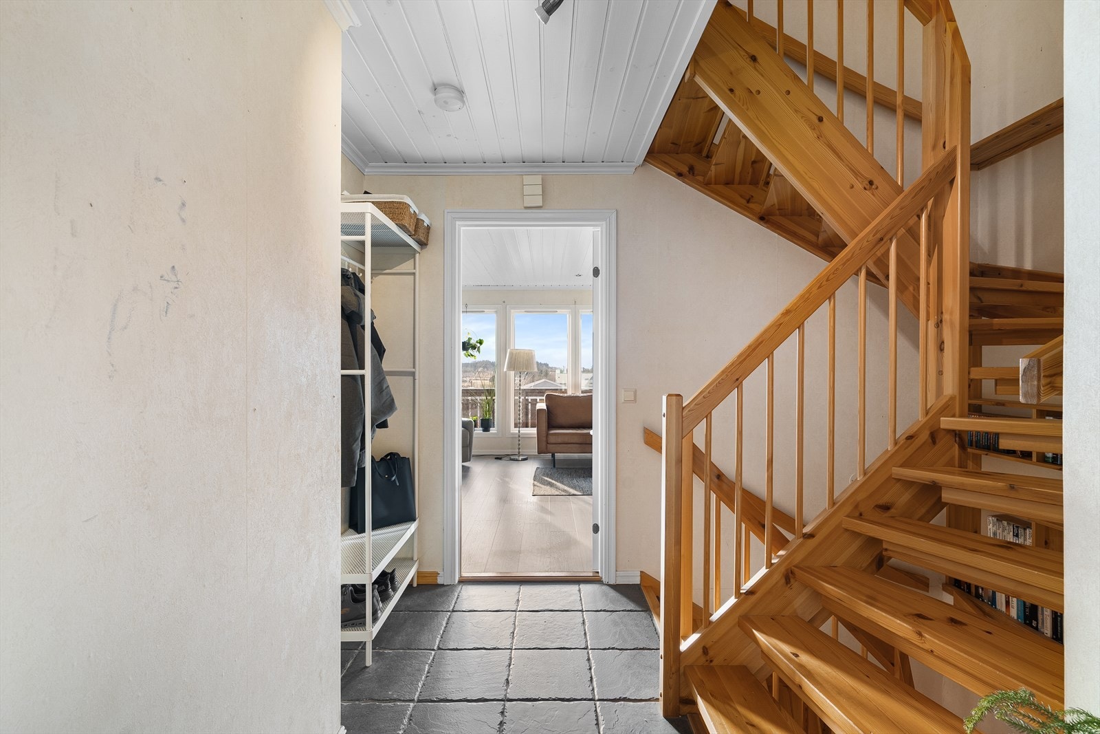 Flislagt entré med varmekabler i gulv. Galleribilde