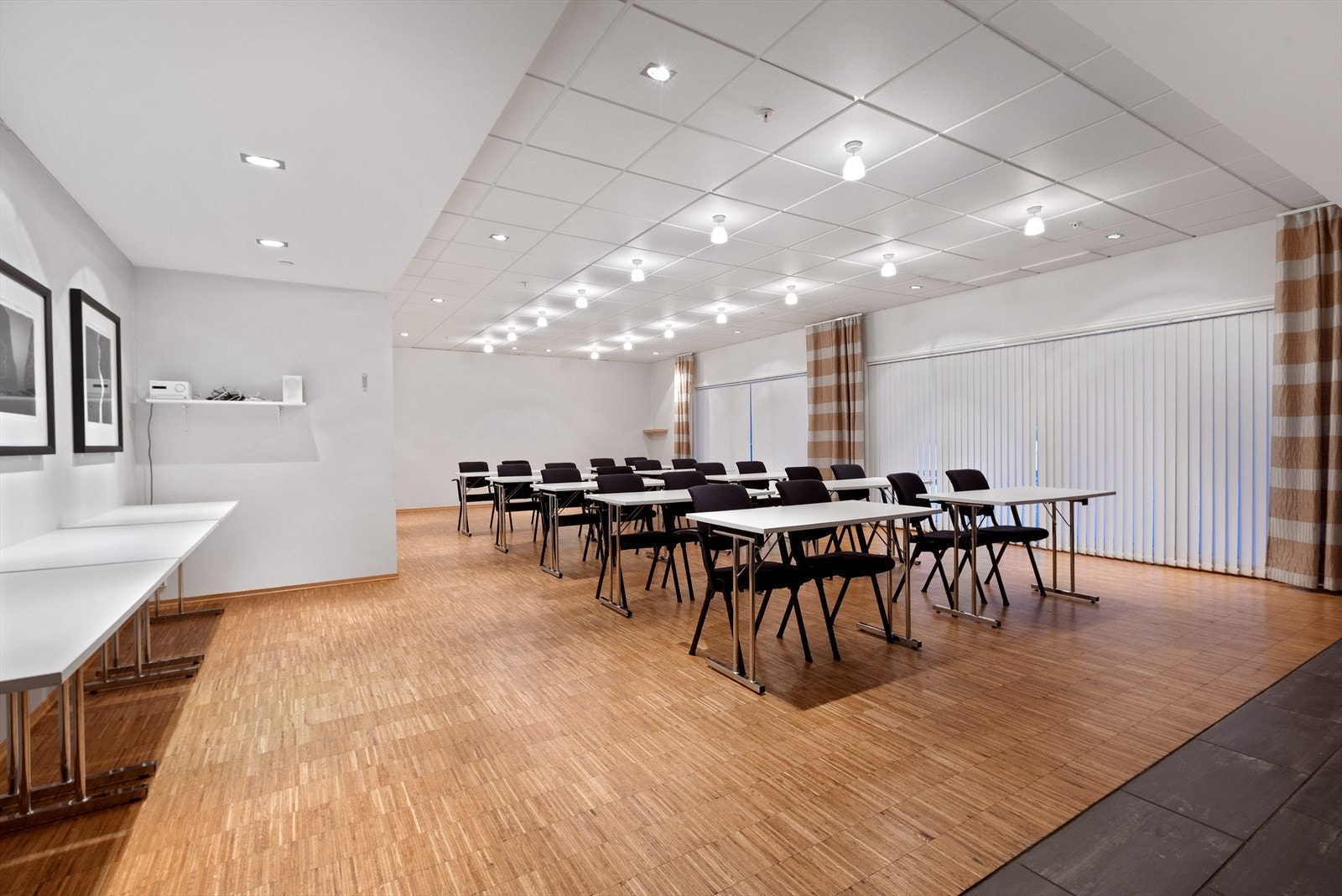 I borettslaget er det et fellesrom som kan leies av beboerne ved ulike anledninger og behov. Galleribilde