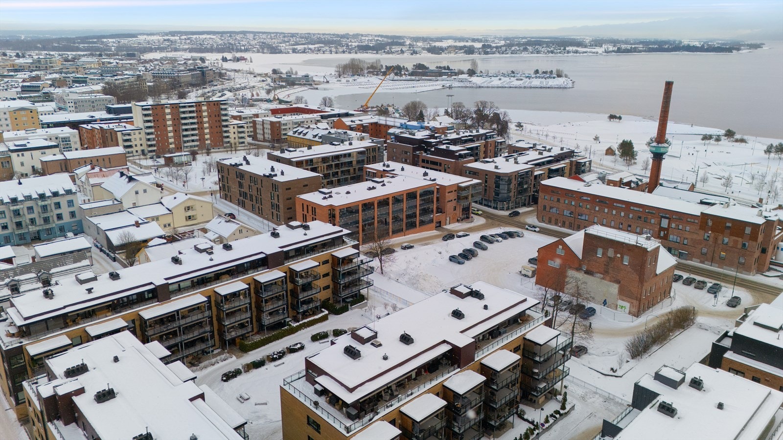 Leiligheten har en sentral beliggenhet i Hamar med kort vei til alt av servicefasiliteter, tog og Mjøsa. Galleribilde