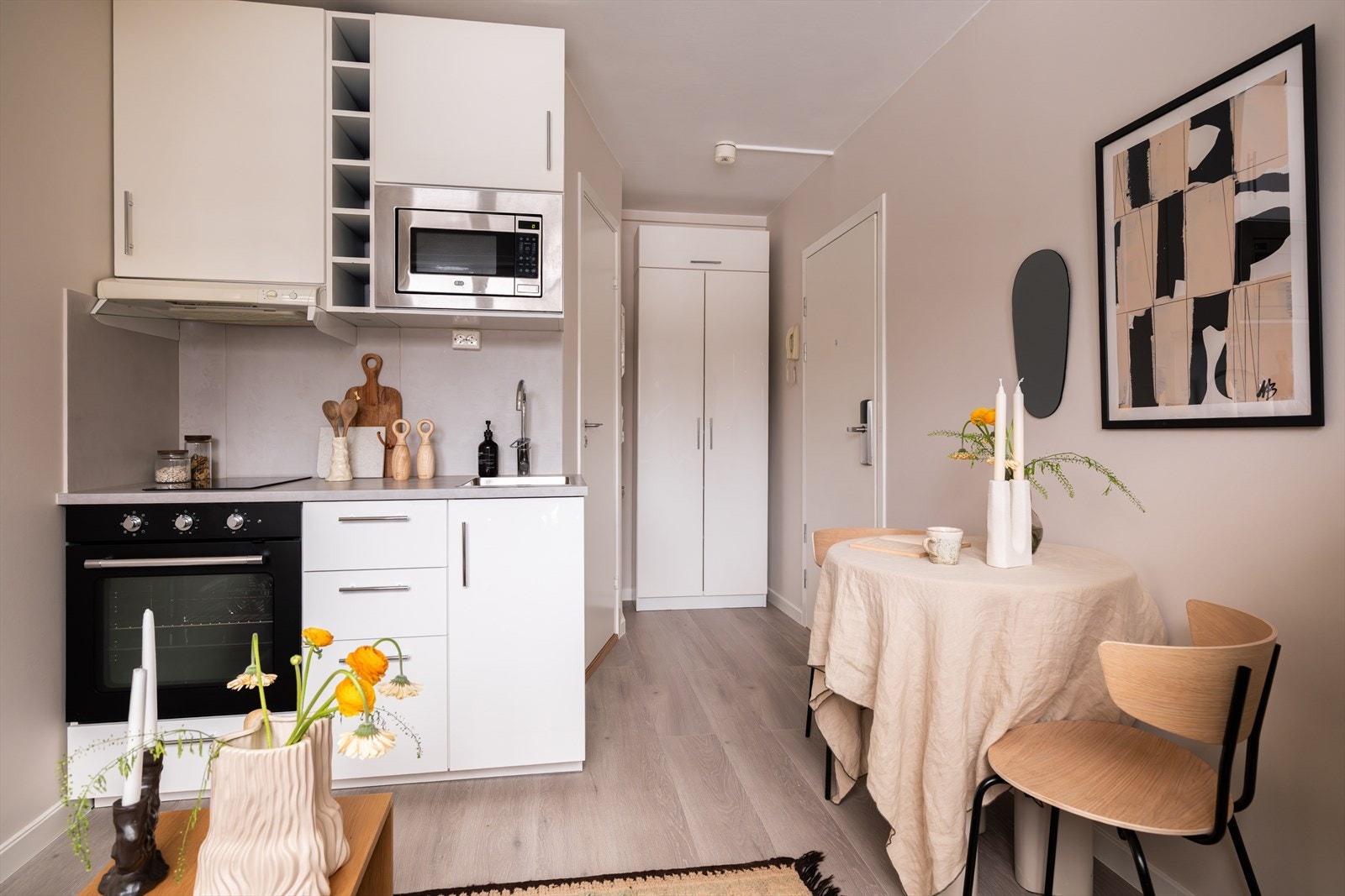 Leiligheten har åpen stue- og kjøkkenløsning med gode muligheter for innredning. Galleribilde