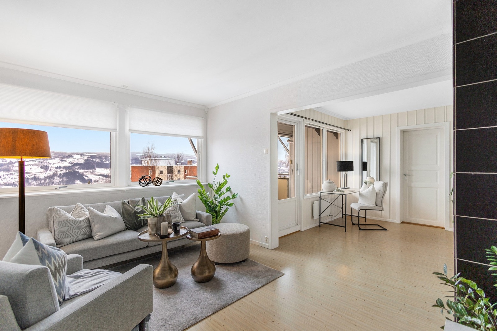 PrivatMegleren Lillehammer v/ Emil Intelhus Brøto har gleden av å presentere denne koselige 3-roms toppleiligheten i Cathinka Guldbergs veg.
Foto: JA Boligstyling AS Galleribilde