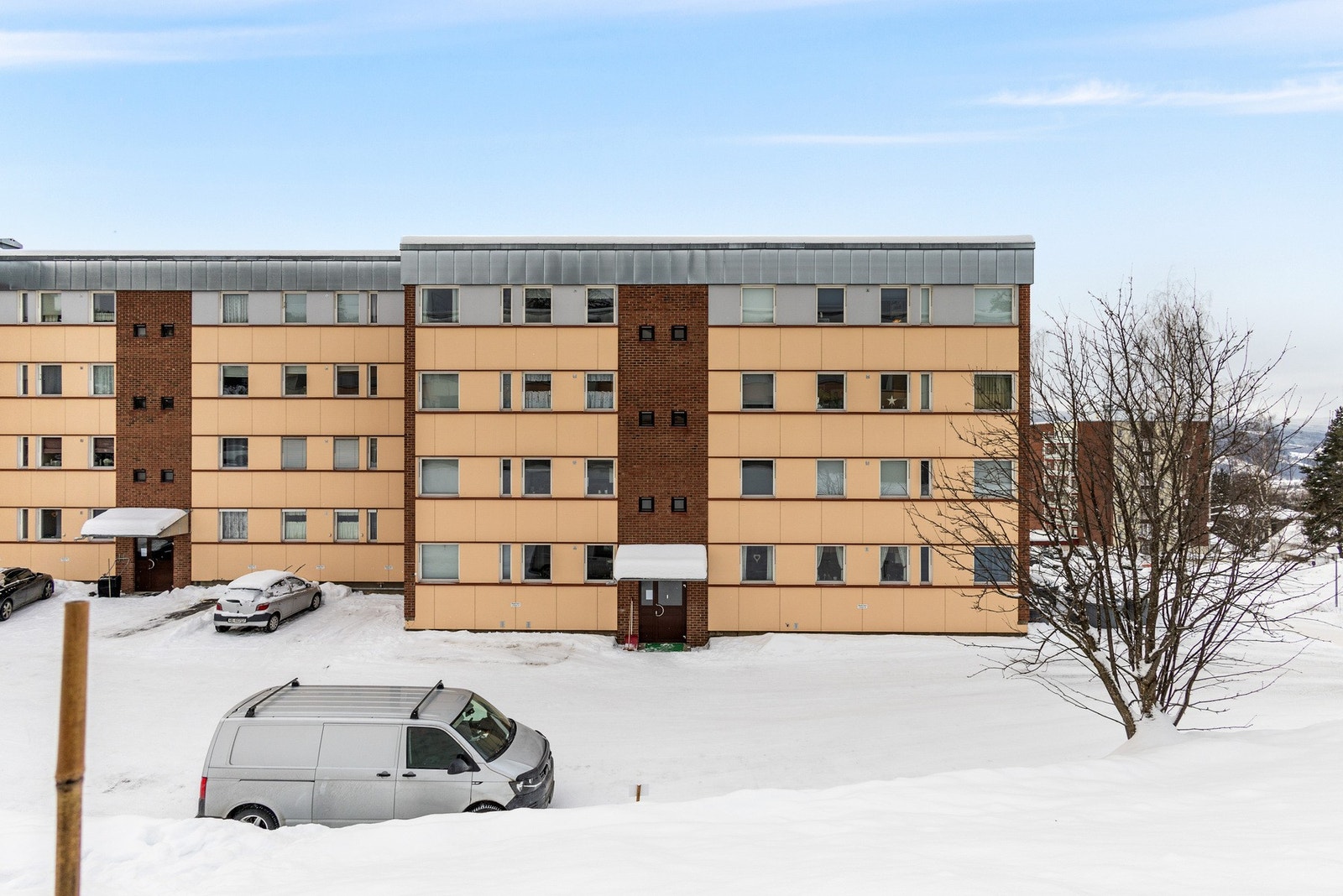 Nybu Borettslag består av 106 leiligheter, fordelt på seks blokker. Galleribilde