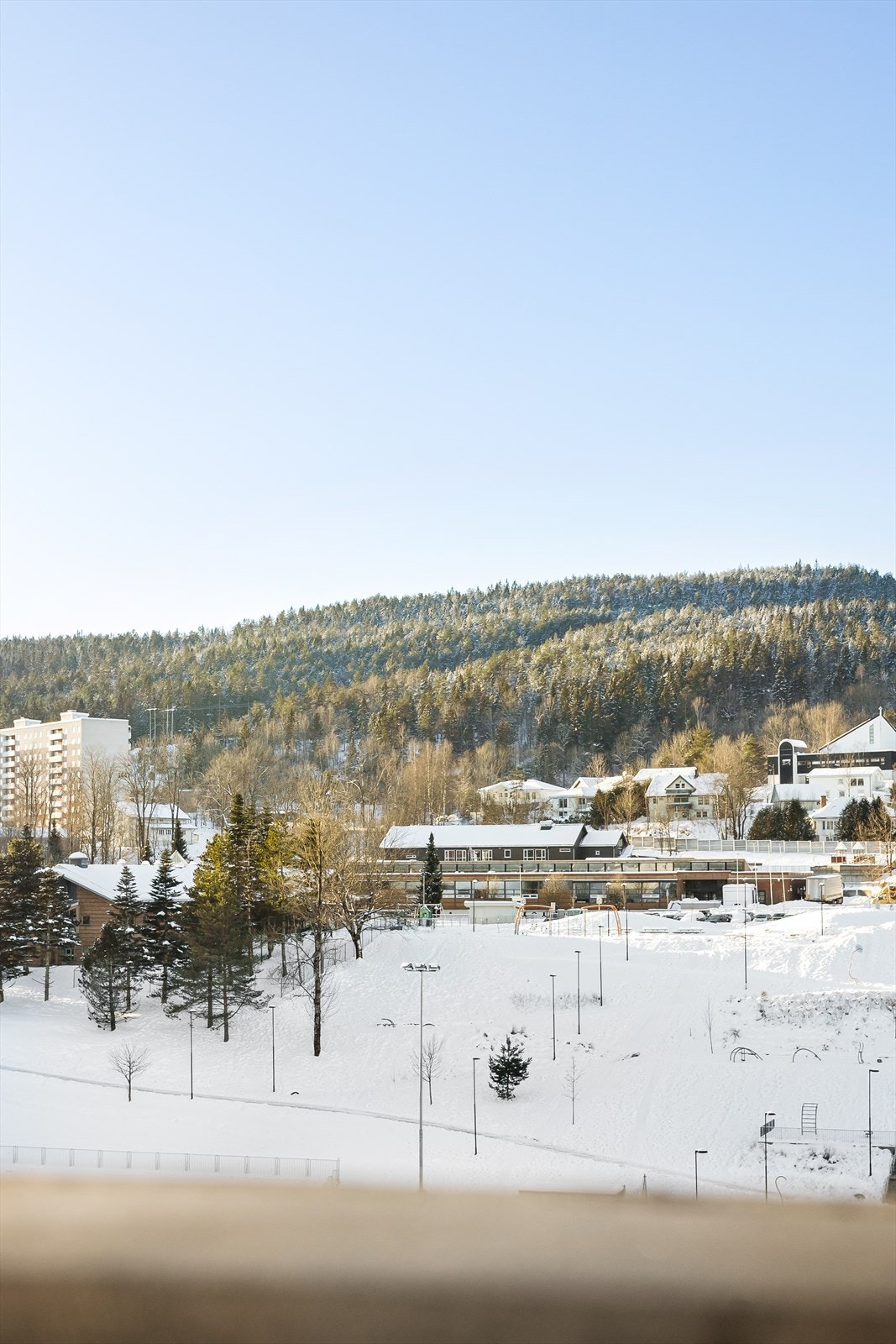 Umiddelbar nærhet til buss med gode forbindelser. Galleribilde