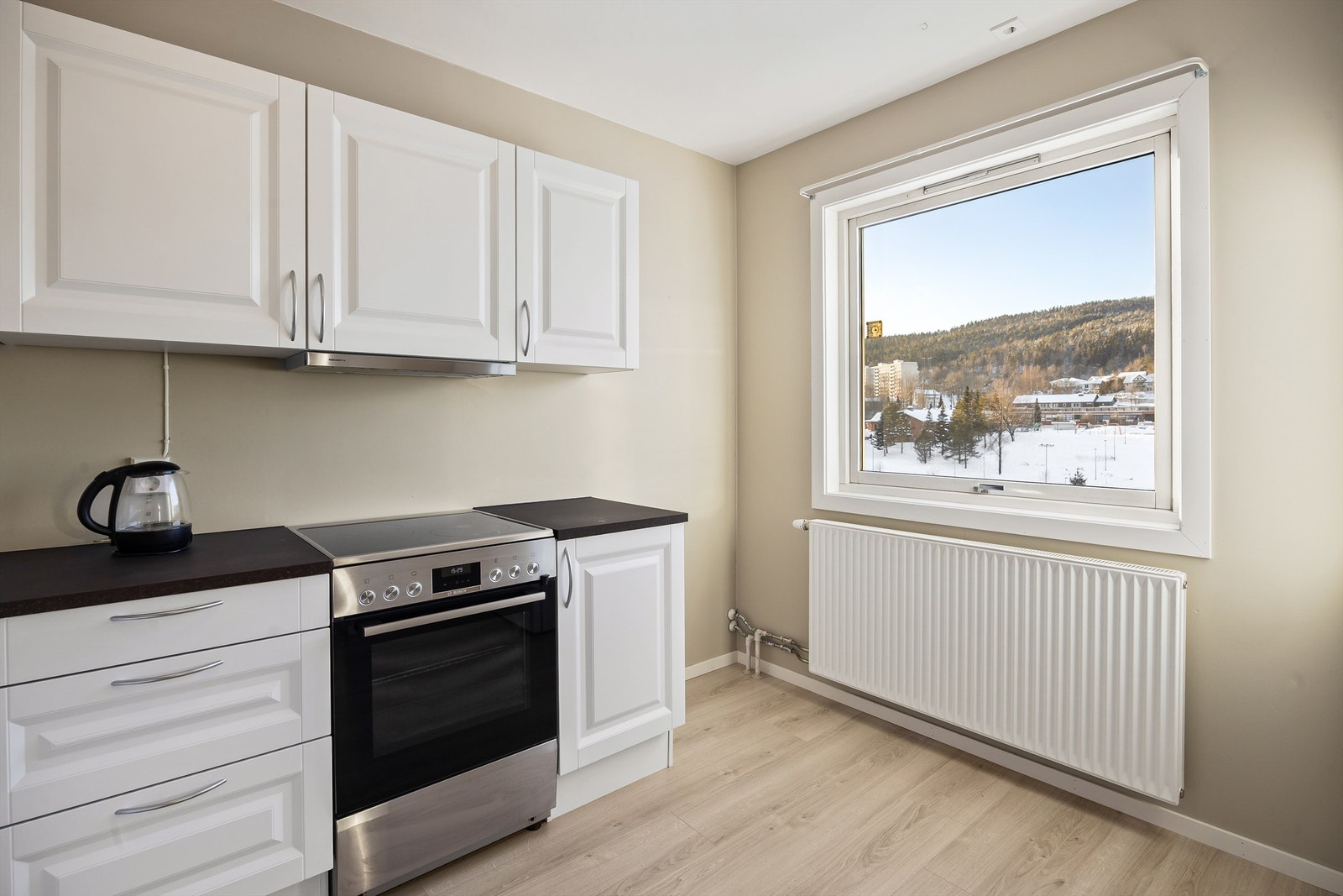 Benkeplate av laminat. Galleribilde