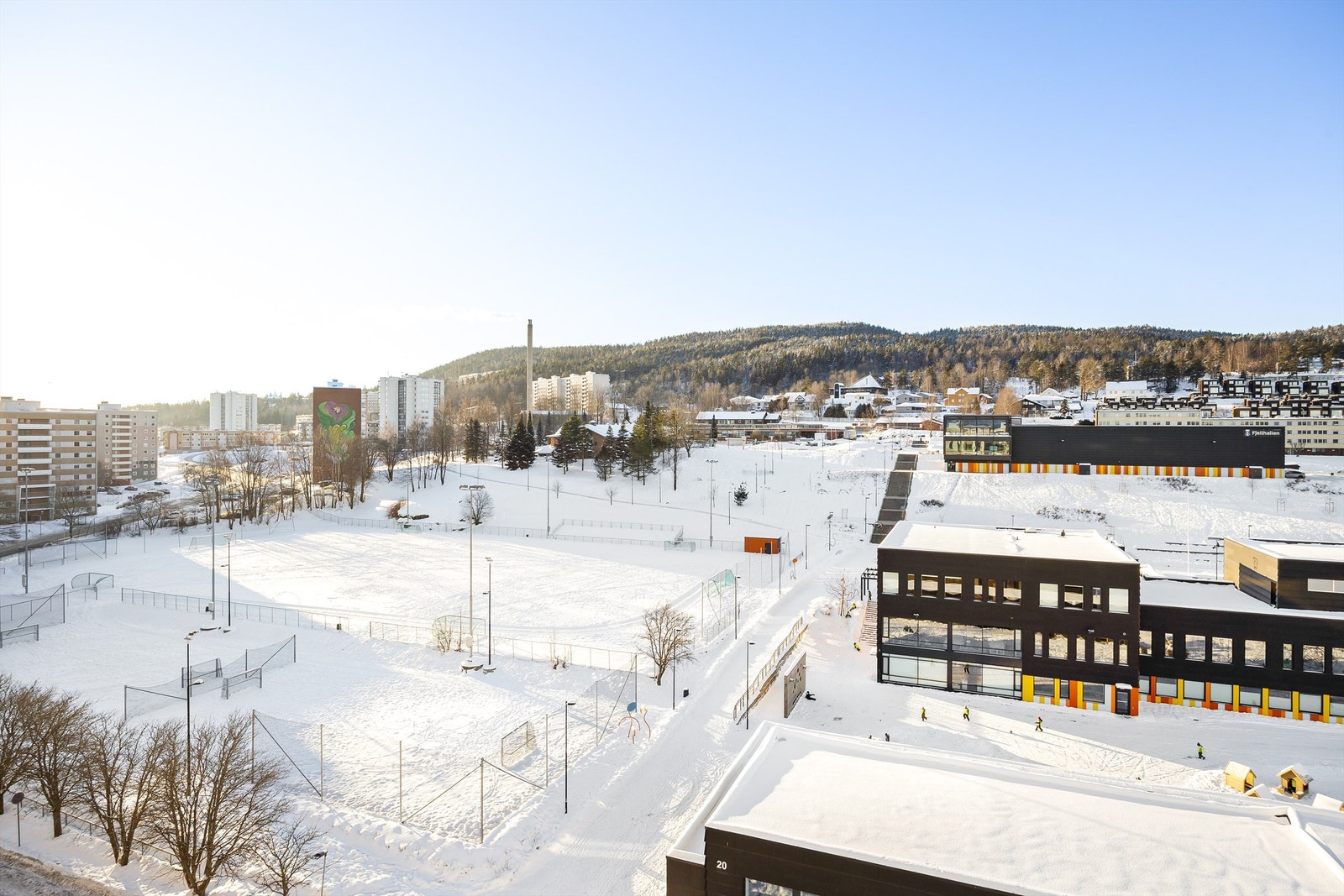Kort gangavstand til skoler, barnehager og idrettsanlegg. Galleribilde