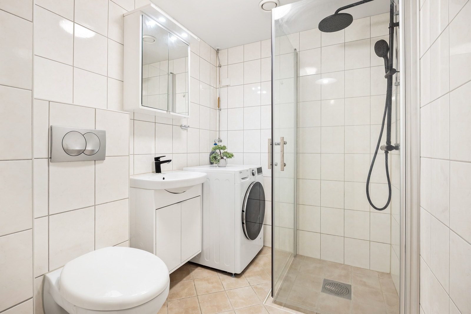 Flislagt baderom meg gulvvarme. Galleribilde