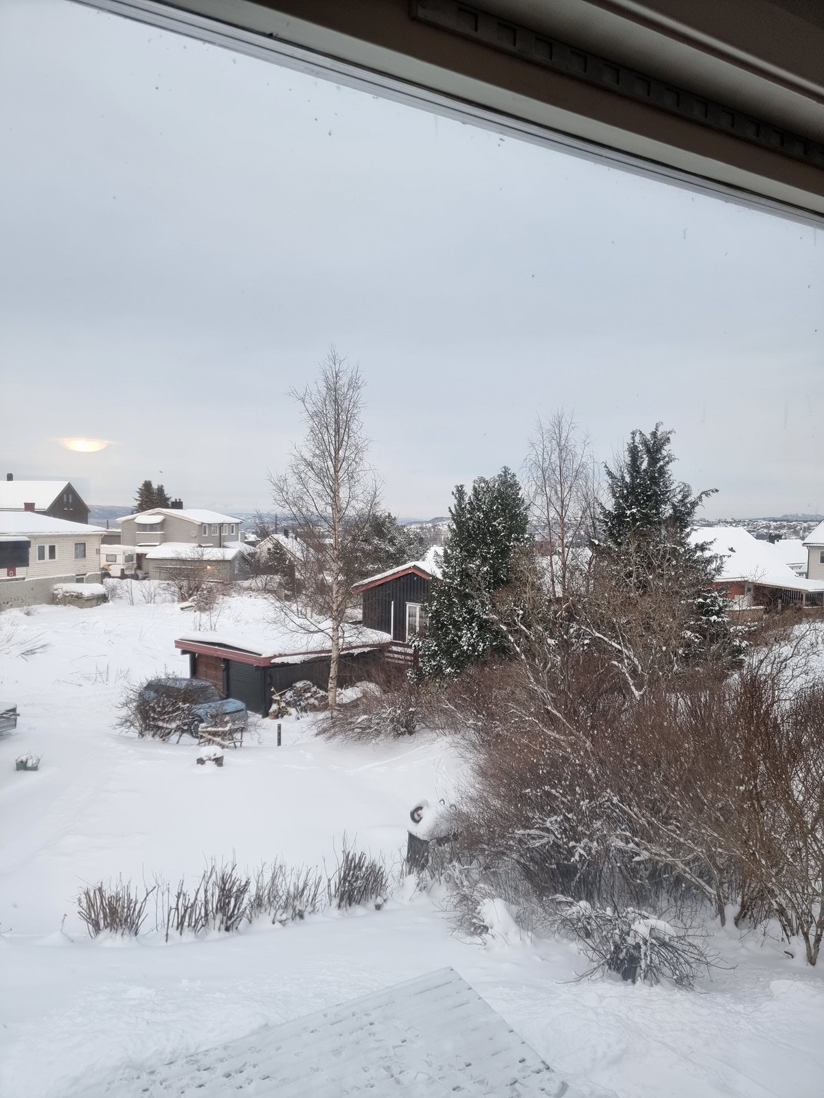 Boligen ligger i et rolig og barnevennlig område på Hoem/Byåsen. Galleribilde