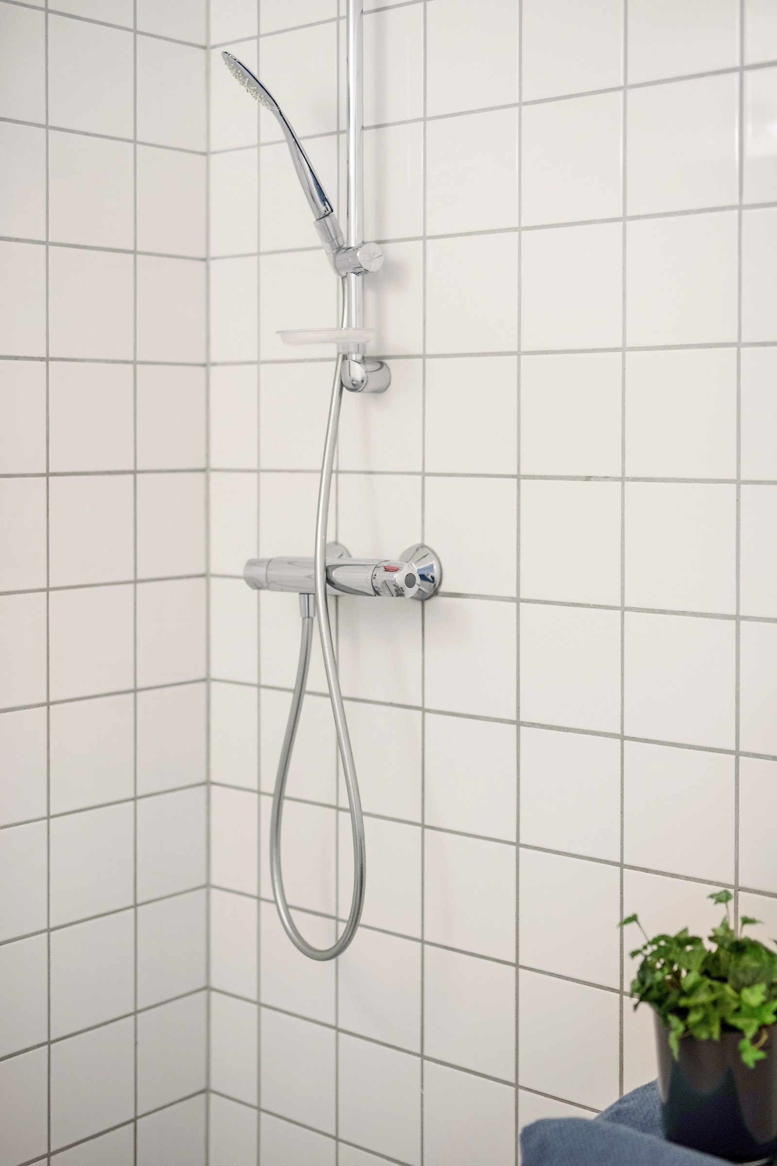 Bad med opplegg for vaskemaskin Galleribilde