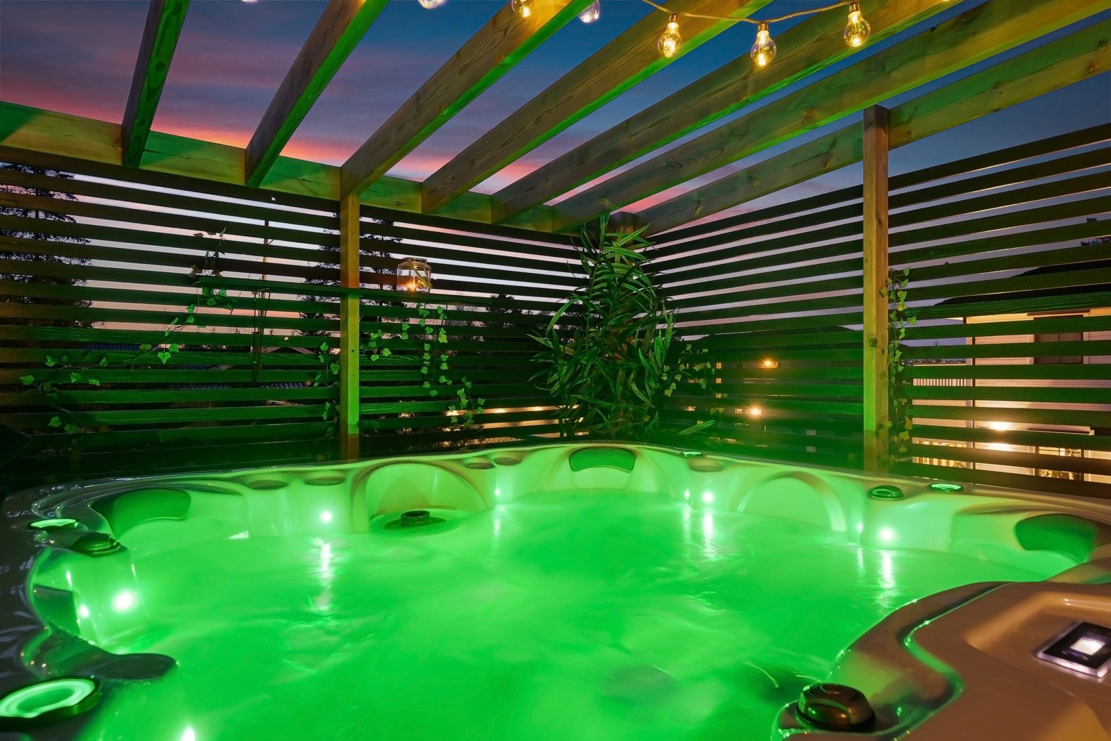 Pergola og Jacuzzi. Galleribilde
