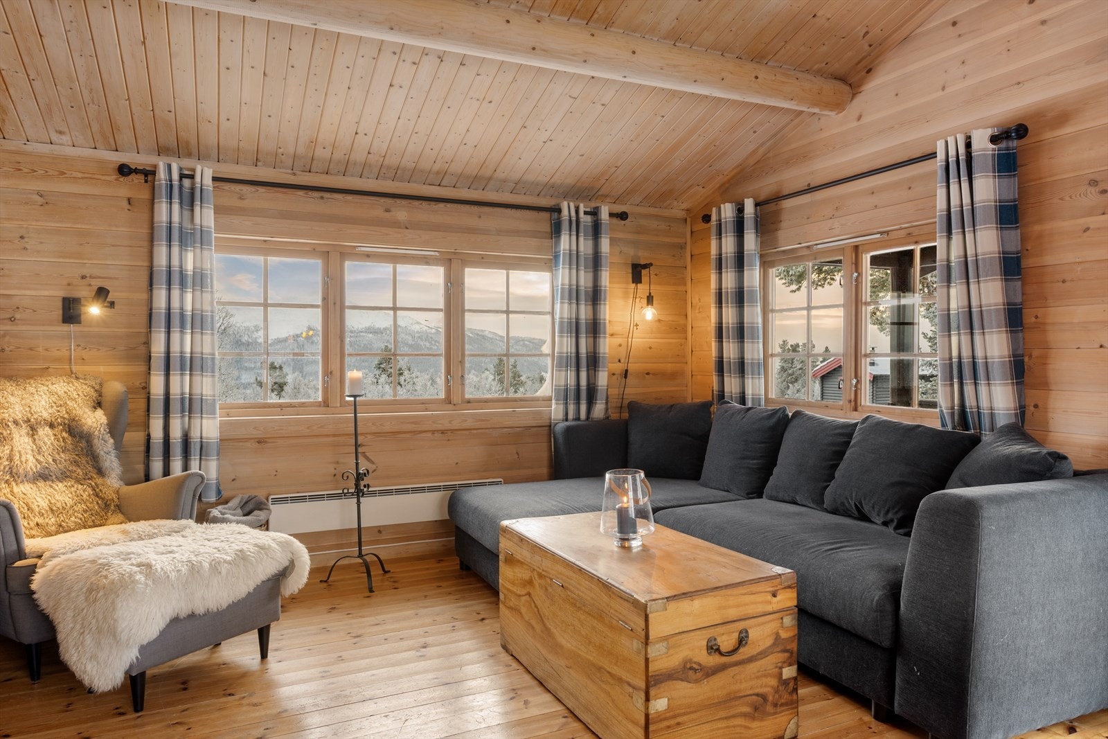 Flott utsikt fra stuevindu. Galleribilde