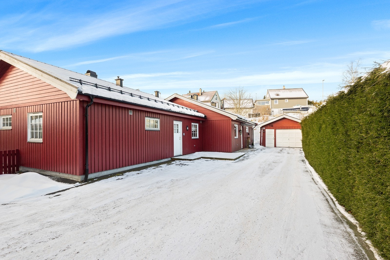 Enkel adkomst med beliggenhet innerst i blindveien. Galleribilde