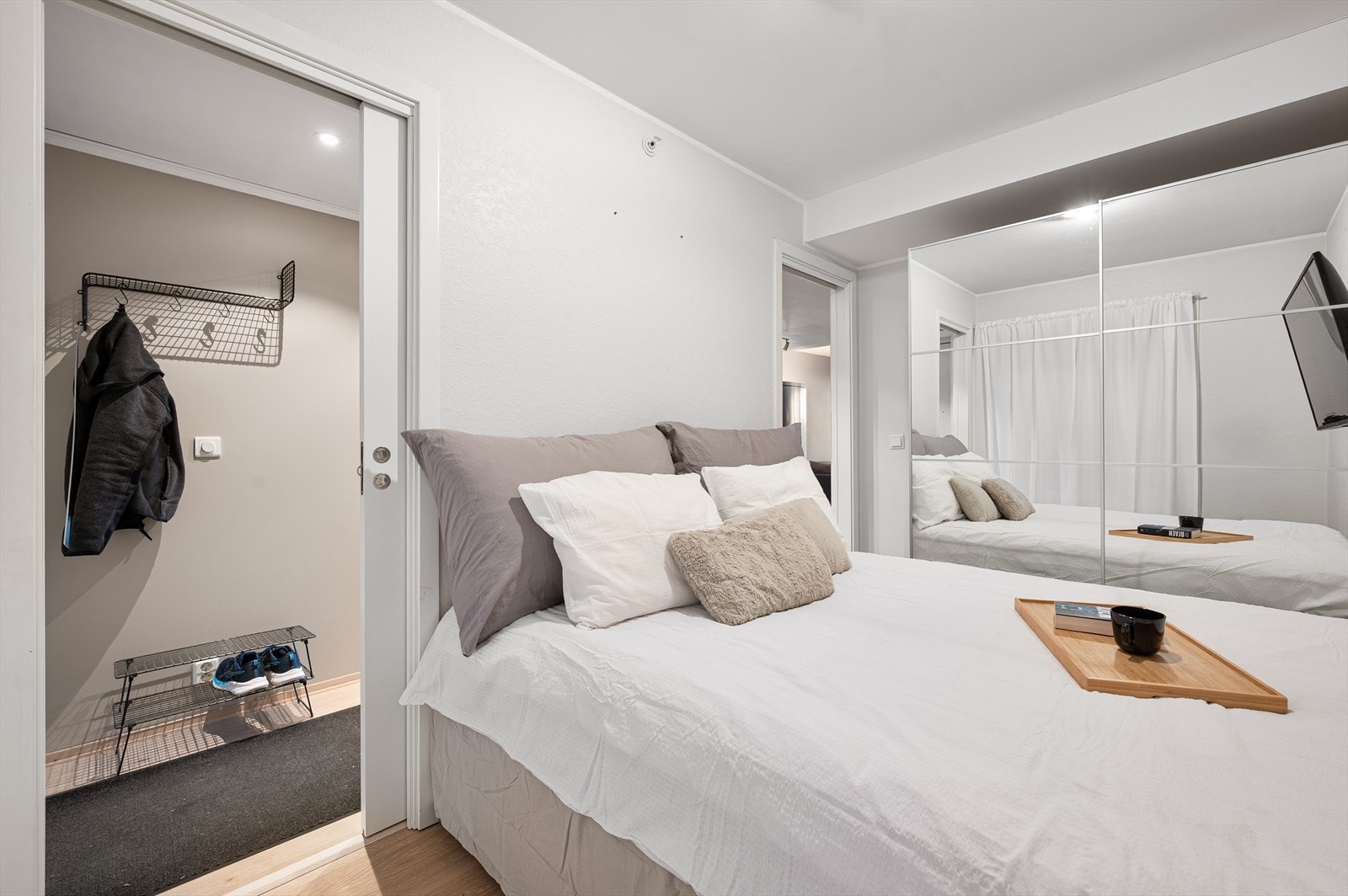 Leiligheten har ett soverom på 7,6m². Galleribilde