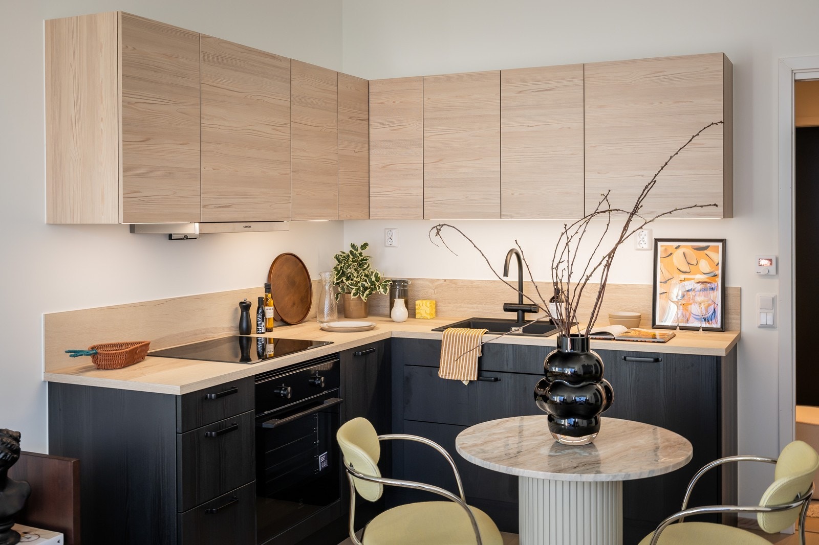 Delikat og moderne kjøkkeninnredning fra HTH - integrerte hvitevarer Galleribilde