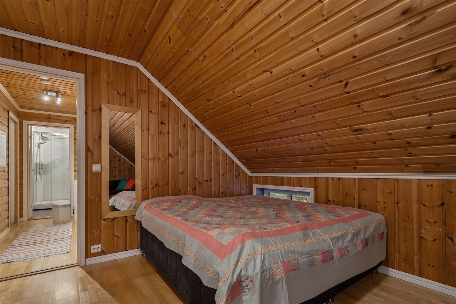 Soverom og oppholdsrom Galleribilde