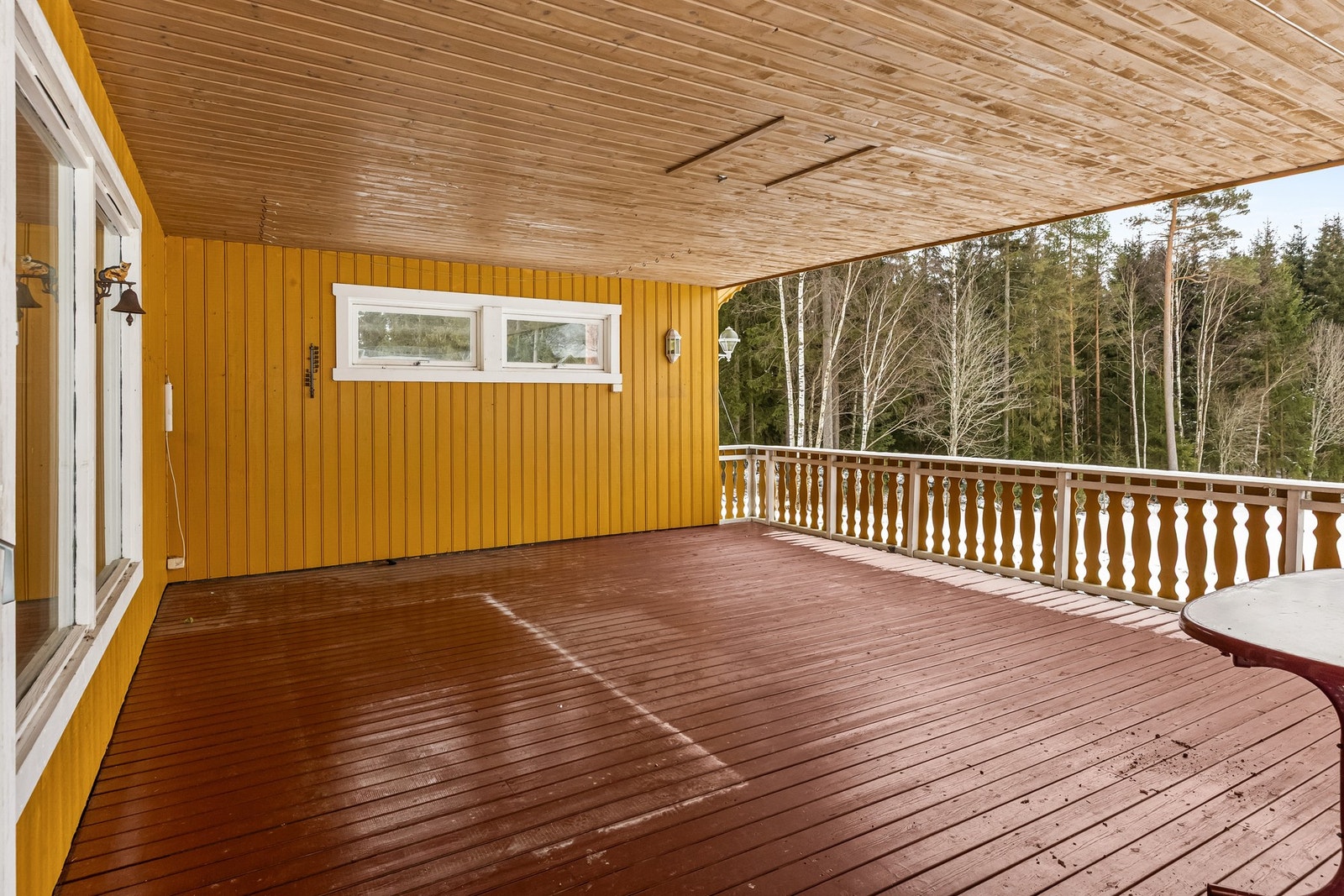 God uteplass med flere møbleringsmuligheter Galleribilde