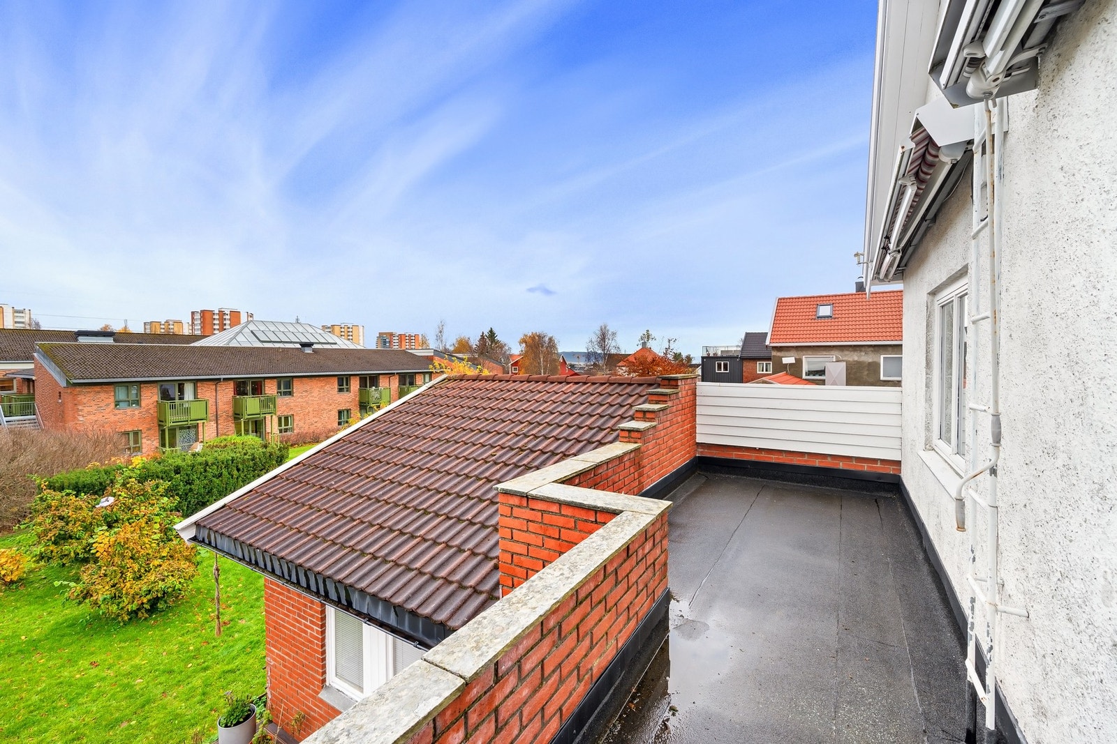 God plass til både sittegruppe og grill m.m. Galleribilde