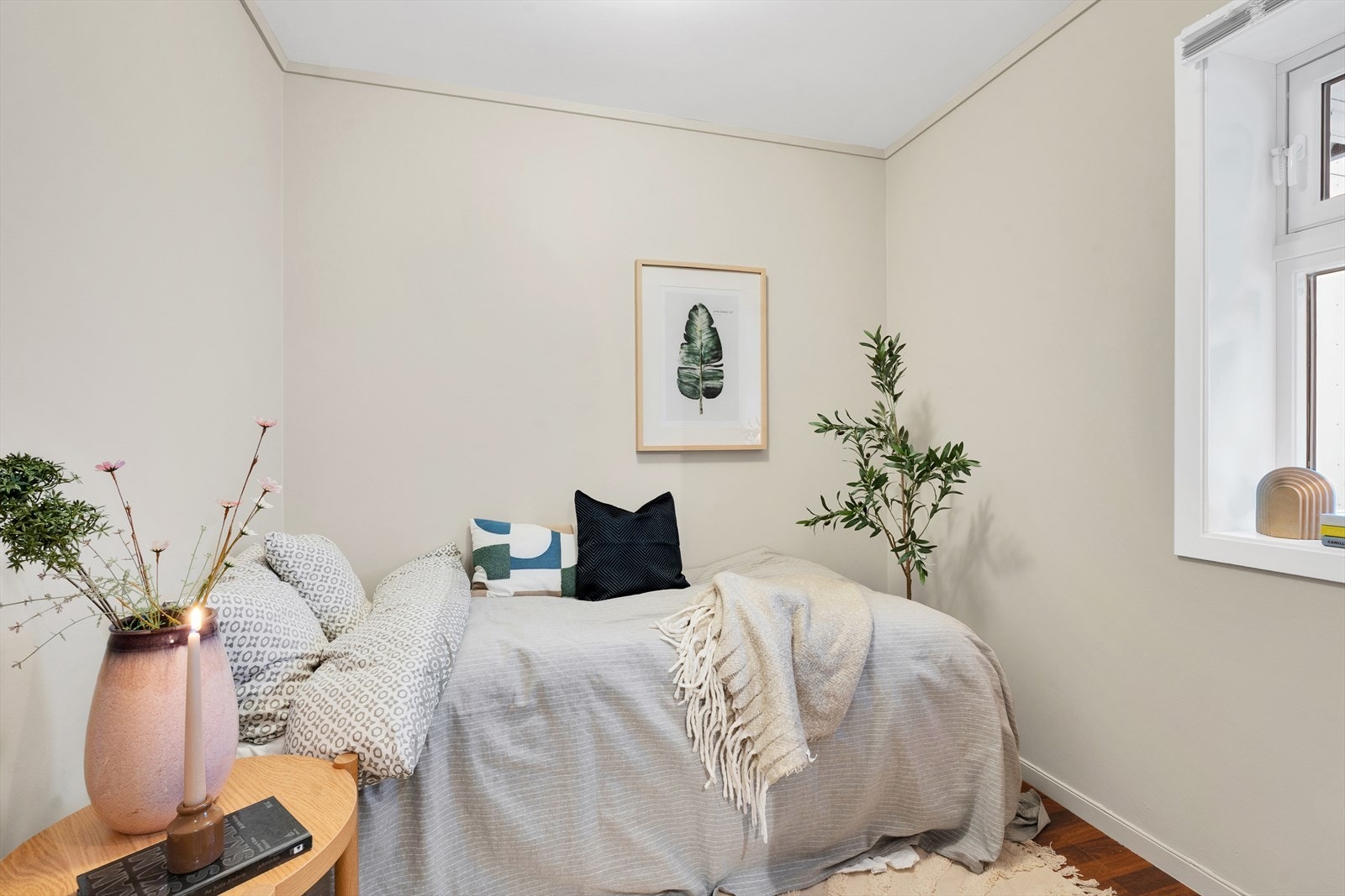 Soverom 2 - også med god plass til stor seng. Galleribilde