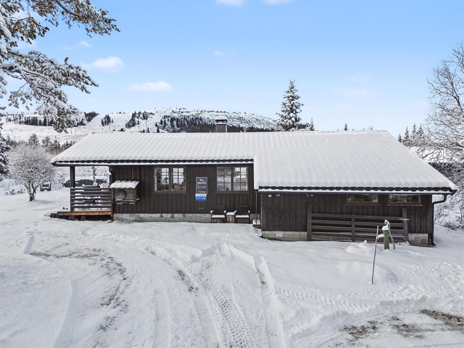 Hytta har en skjermet beliggenhet i et område med kun 2 andre hytter. Galleribilde