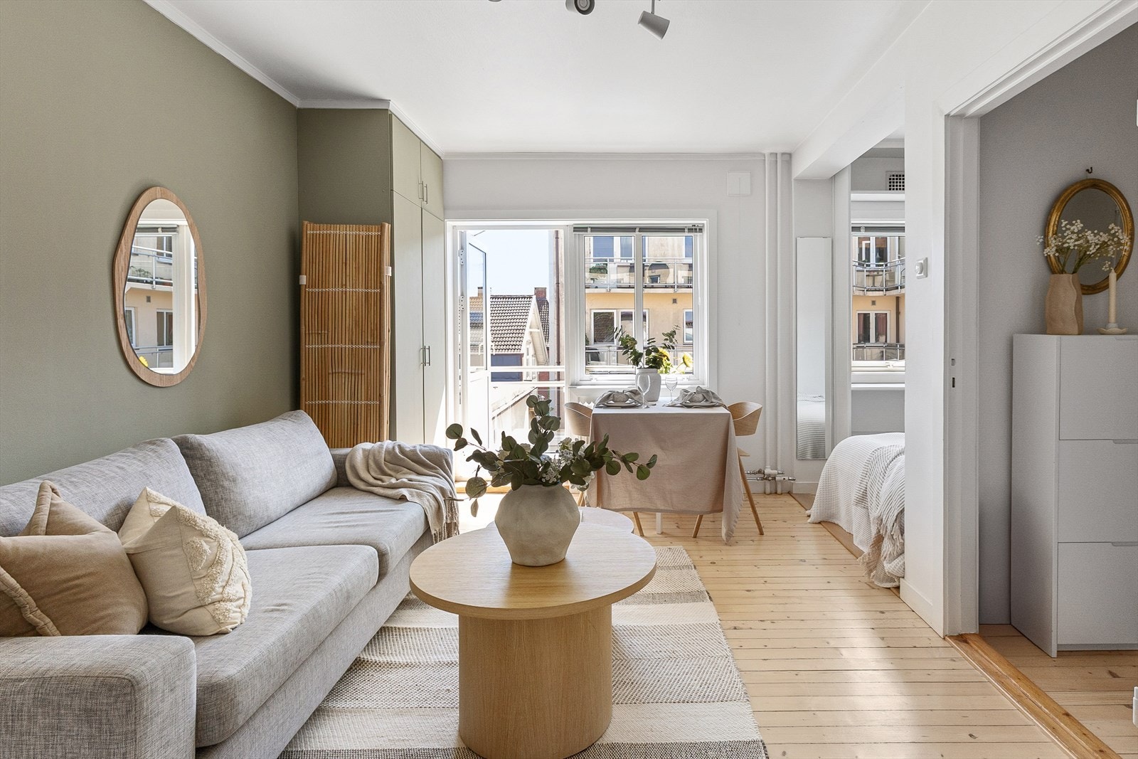 Cicignon byr på kombinasjonen av sjarm, sentralitet og ro - perfekt for deg som vil bo nært, men ikke midt i maset. Foto: Eivind Lauritzen Galleribilde