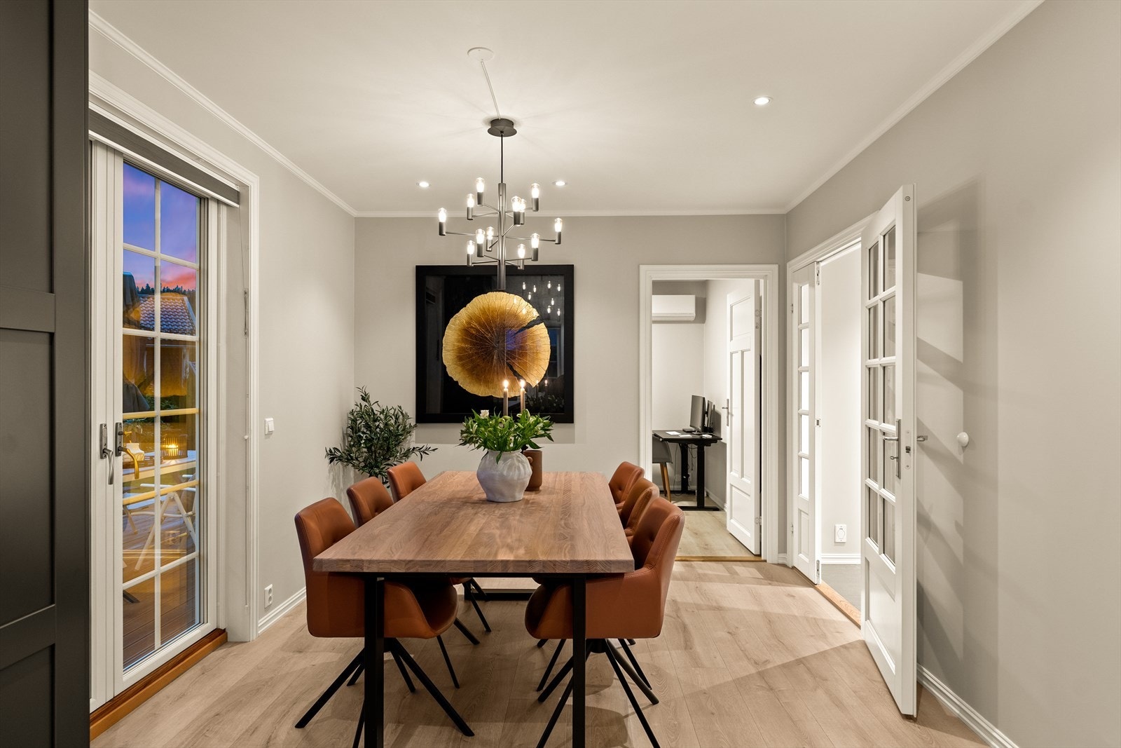 Lettveggen mot soverommet kan fjernes for å utvide spisestuen. Galleribilde