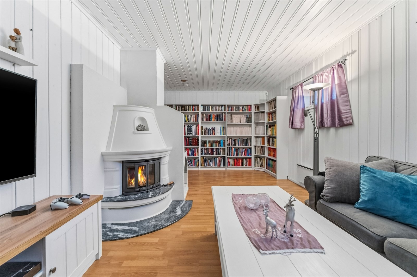 Kjellerstue. Galleribilde