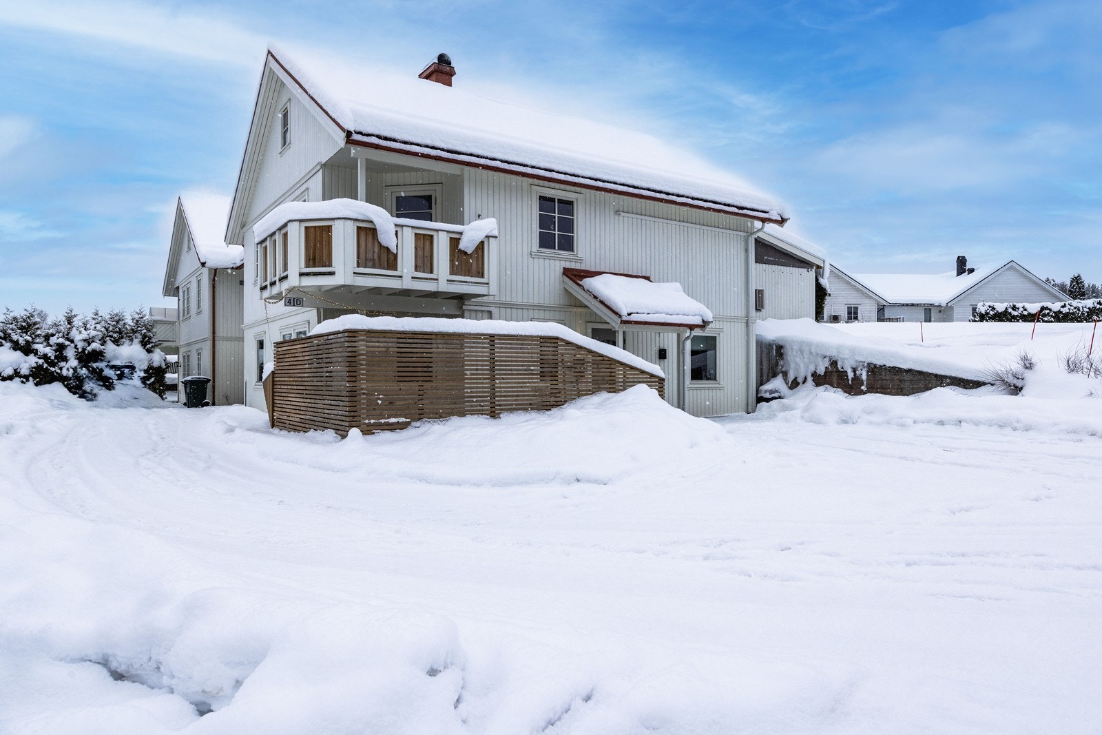 En velholdt selveierleilighet med enkel adkomst fra bakkeplan! Galleribilde