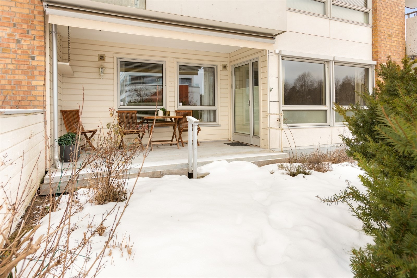 Leiligheten ligger på bakkeplan med enkel adkomst til uteområdet. Galleribilde