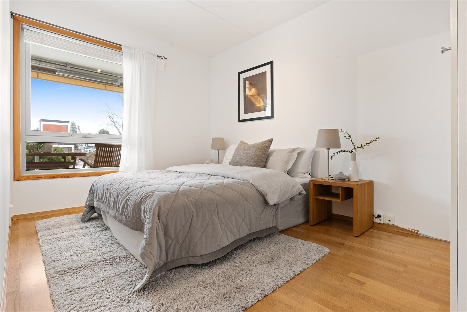 Hovedsoverommet har god plass til dobbeltseng og garderobeløsning. Galleribilde