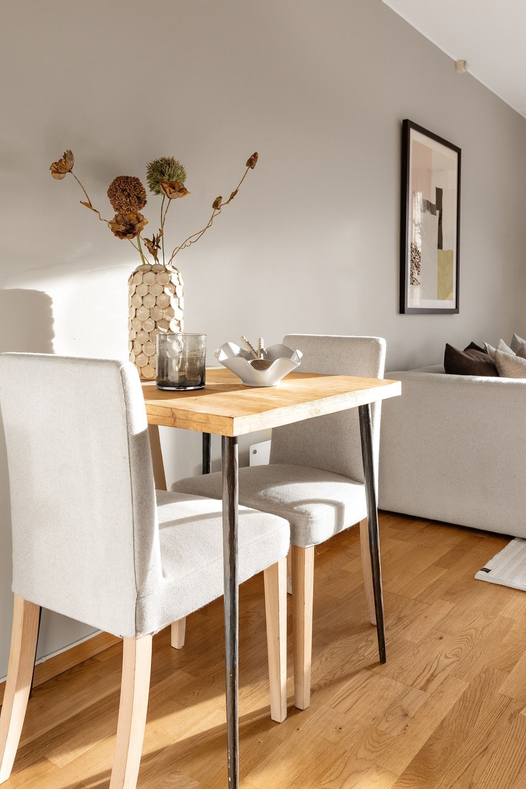 En naturlig plass for en spisekrok i tilknytning til kjøkkenet. Galleribilde