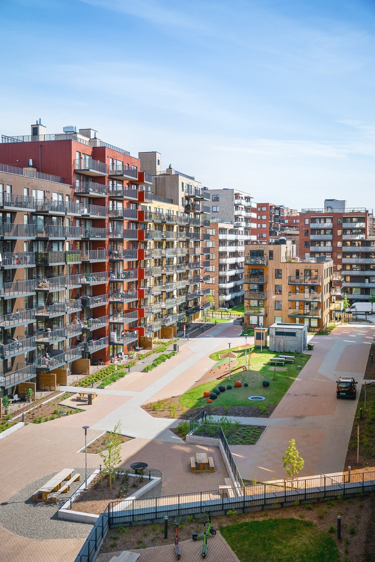 Lørenskog hageby består av flotte flotte fellesarealer og moderne fasade. Galleribilde