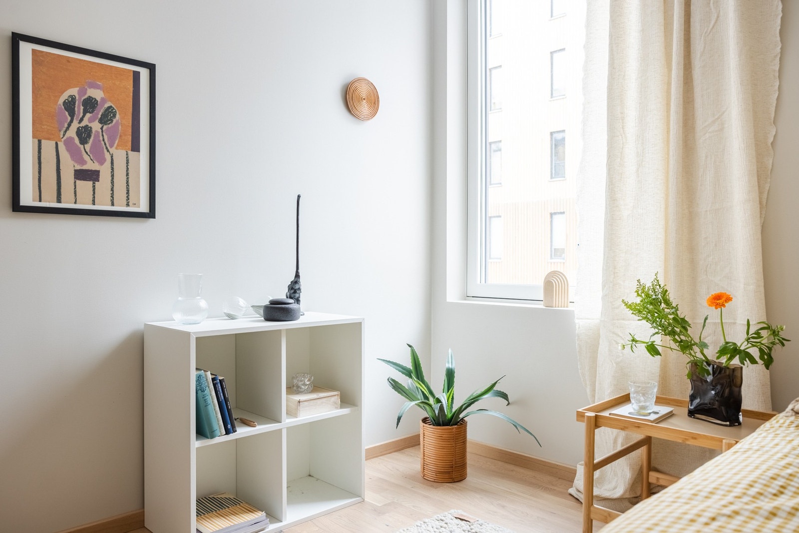 Soverom 2 byr på morgensol og god plass til klesskap. Galleribilde