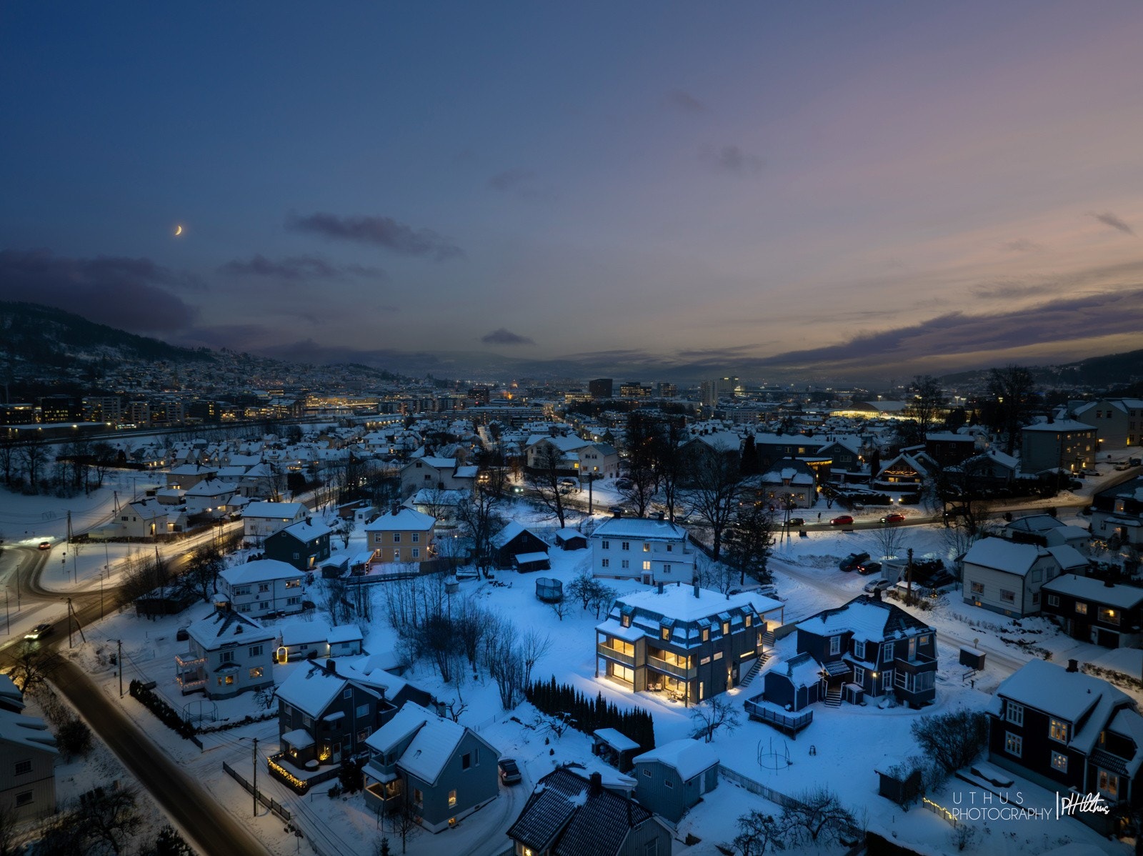 Her bor man i barnevennlige omgivelser, samtidig som by, handel og kollektivtilbud er kun minutter unna. Galleribilde