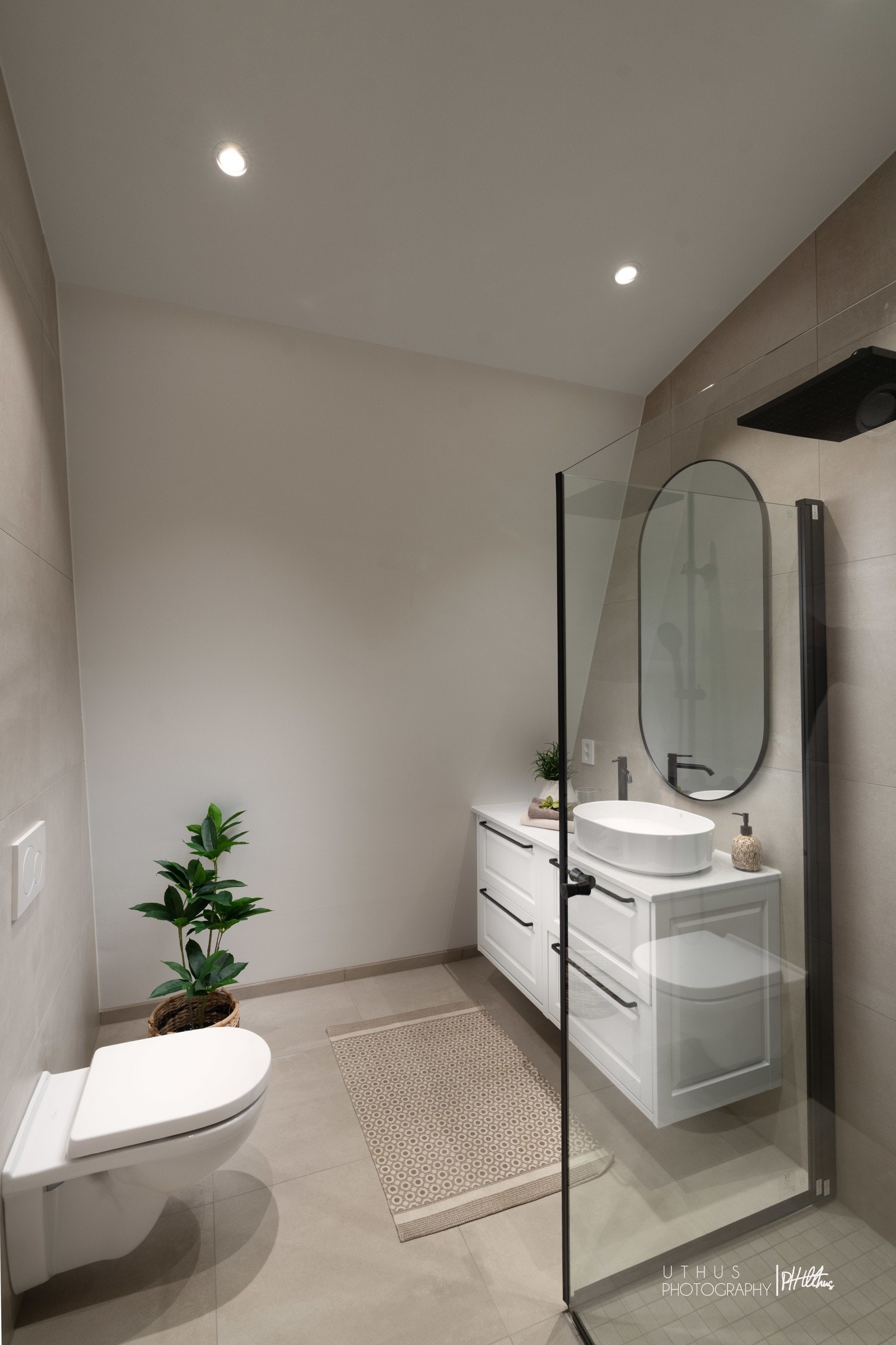 Ytterligere ett bad i denne etasjen, perfekt som barnas eget bad. Galleribilde