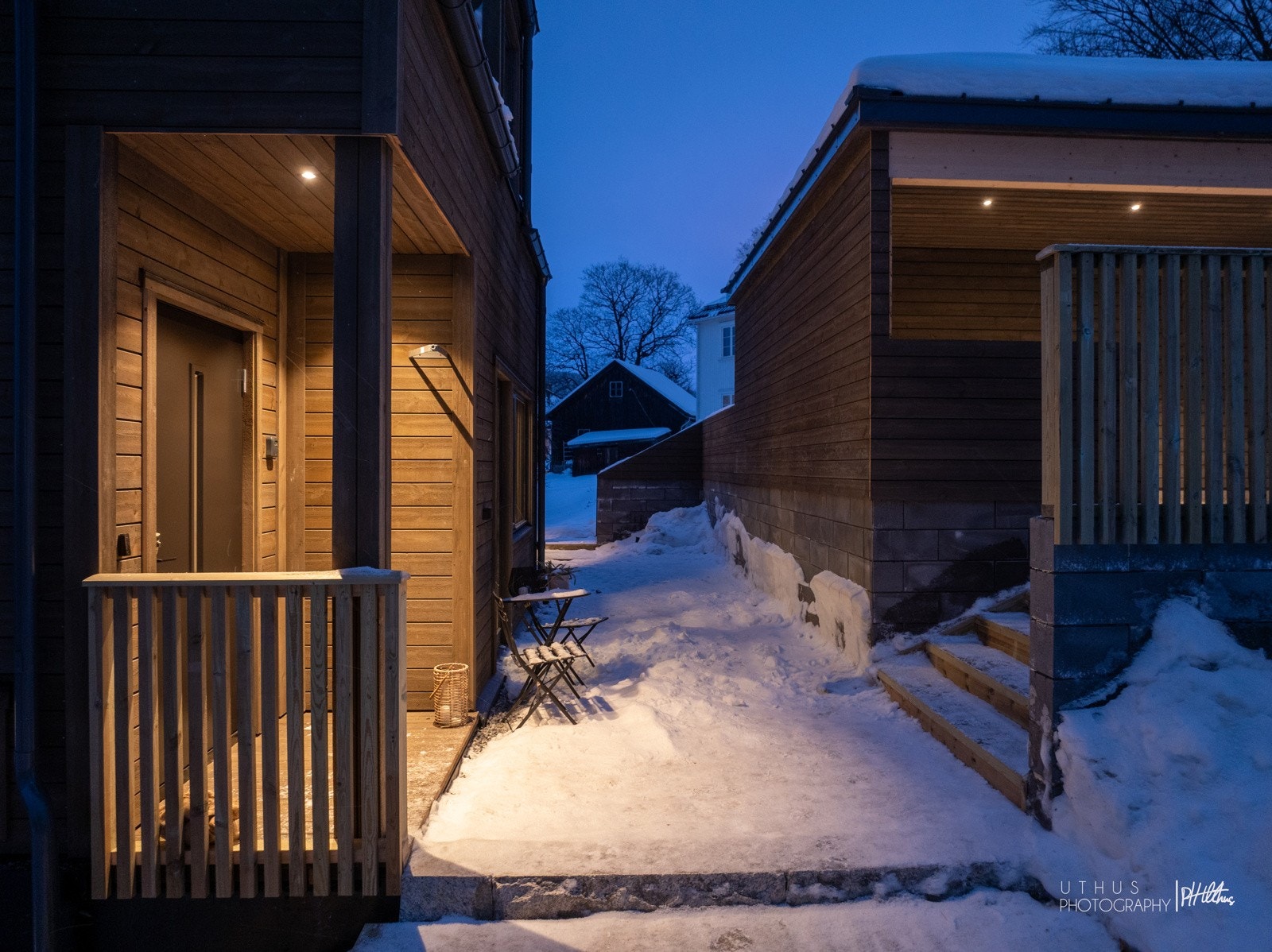 Flott inngangsparti med trapp rett ned fra carporten. Galleribilde