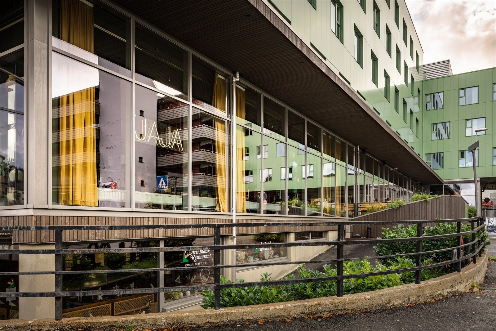 Spesialbutikker og restauranter i nærområdet. Galleribilde