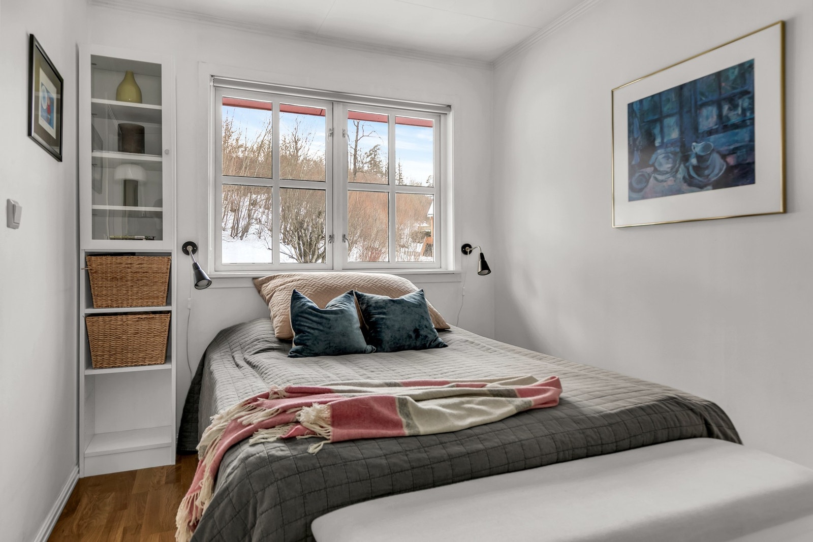 En meget delikat topp- og ende leilighet, med vesentlige oppgraderinger fra 2014-2020. Galleribilde