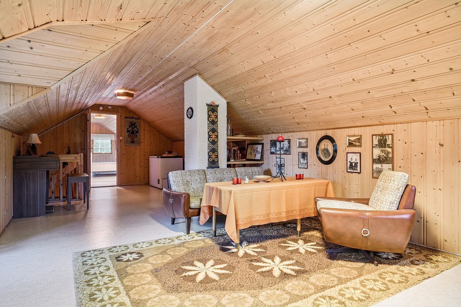 Med eldre detaljer får du en unik atmosfære i boligen som må oppleves. Galleribilde