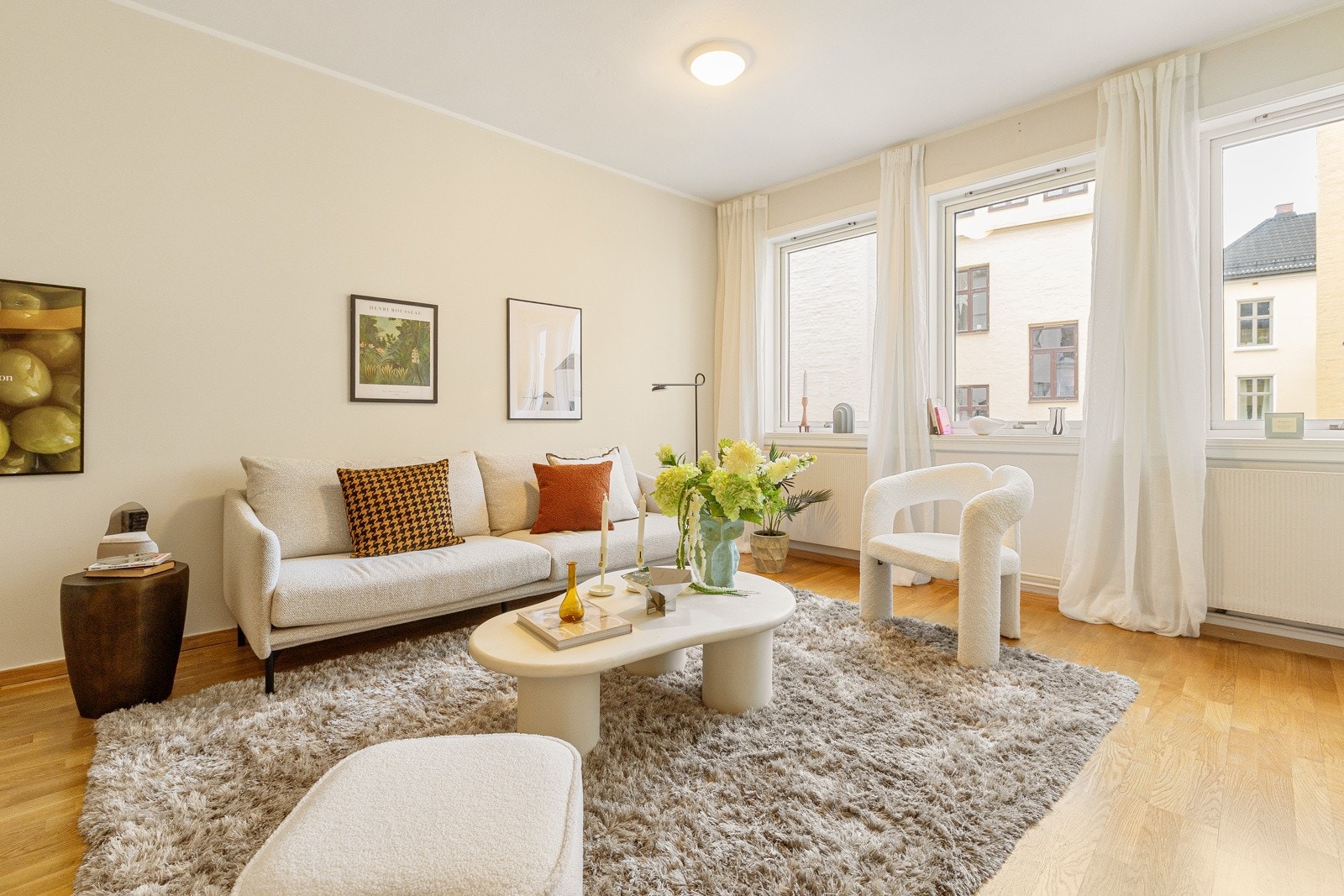 Leiligheten ble overflateoppusset og hadde flere oppgraderinger i 2020, og fremstår moderne, tidsriktig og i god stand Galleribilde