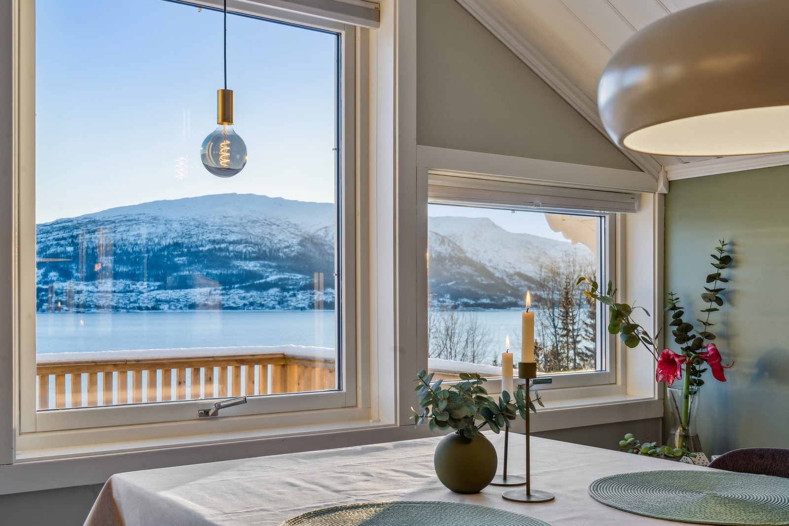 Herfra ser man Mo sentrum, men også langt utover Ranfjorden. Galleribilde