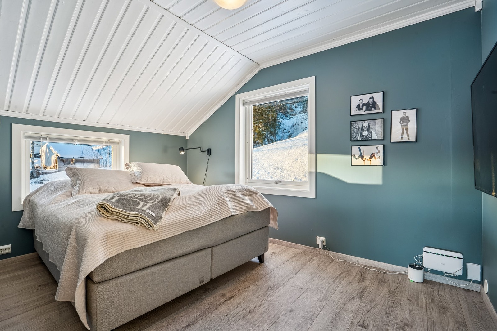 Du finner 4 soverom i husets 2. etg. Dette er det største. Galleribilde