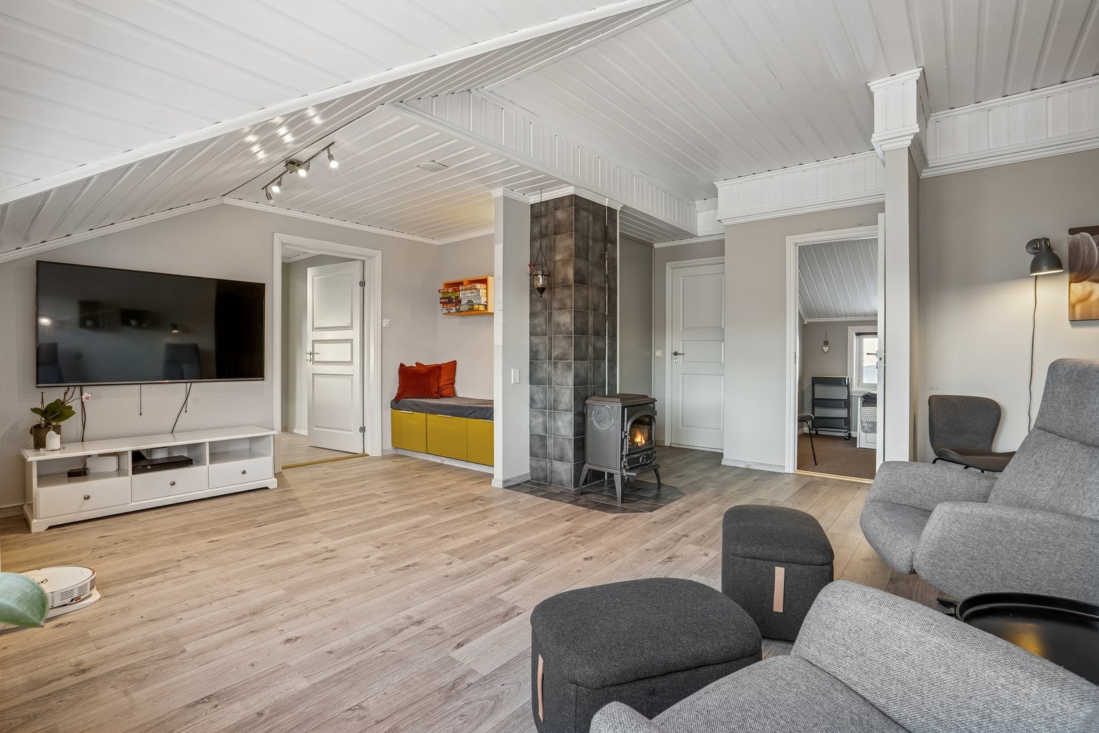 Ei perfekt stue for husets tenåringer! Galleribilde