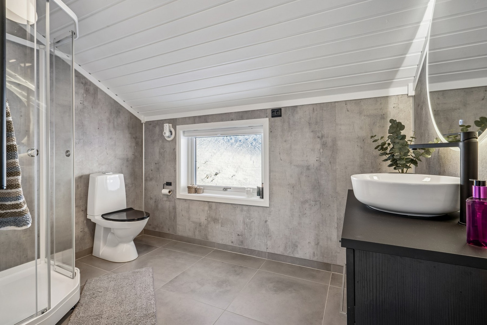 Det andre badet ble oppgradert i 2022. Galleribilde