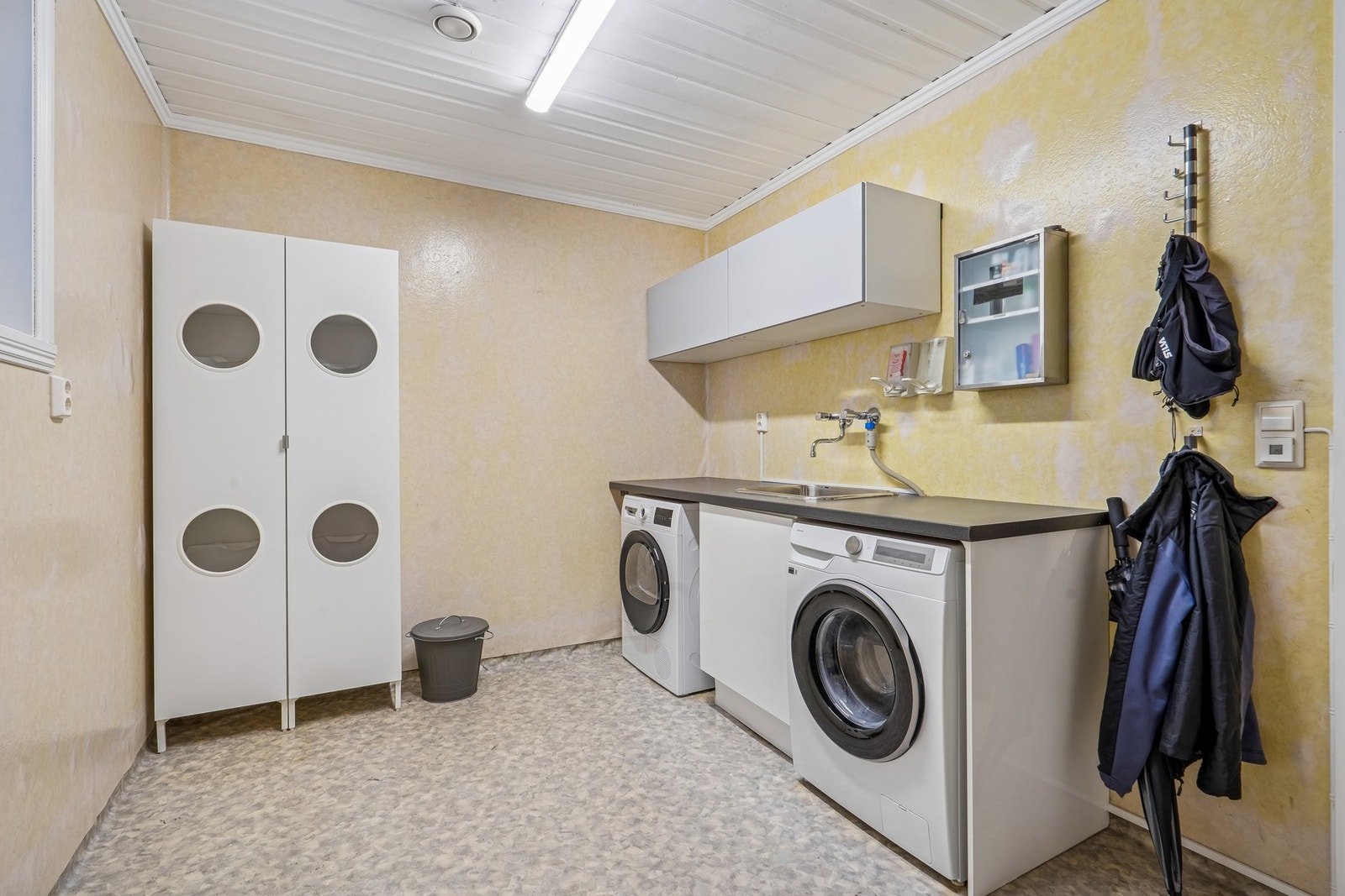 Her finner du et praktisk vaskerom. Galleribilde