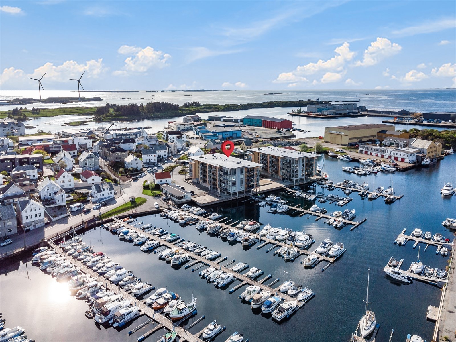 Velkommen til Holmegata 81! Fin maritim beliggenhet med gangavstand til alle servicetilbud i Haugesund - Foto: Mari Staveland Galleribilde