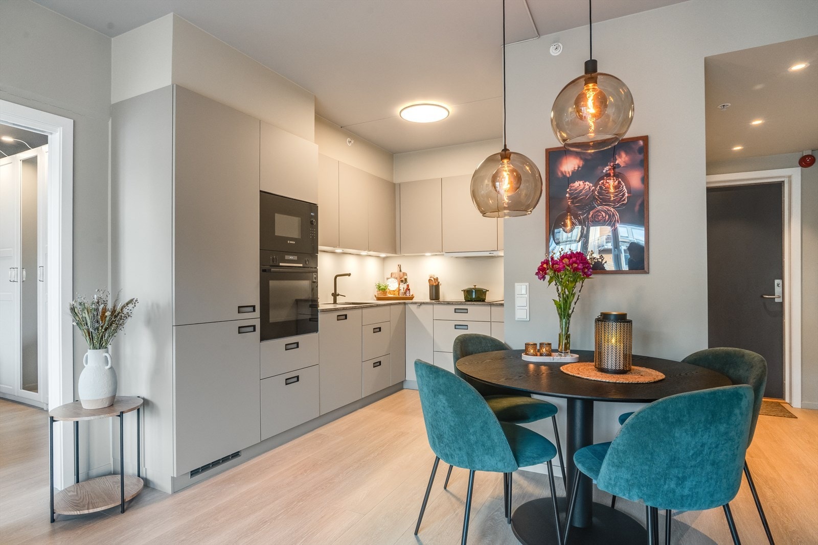 Lys pen kjøkkeninnredning Galleribilde