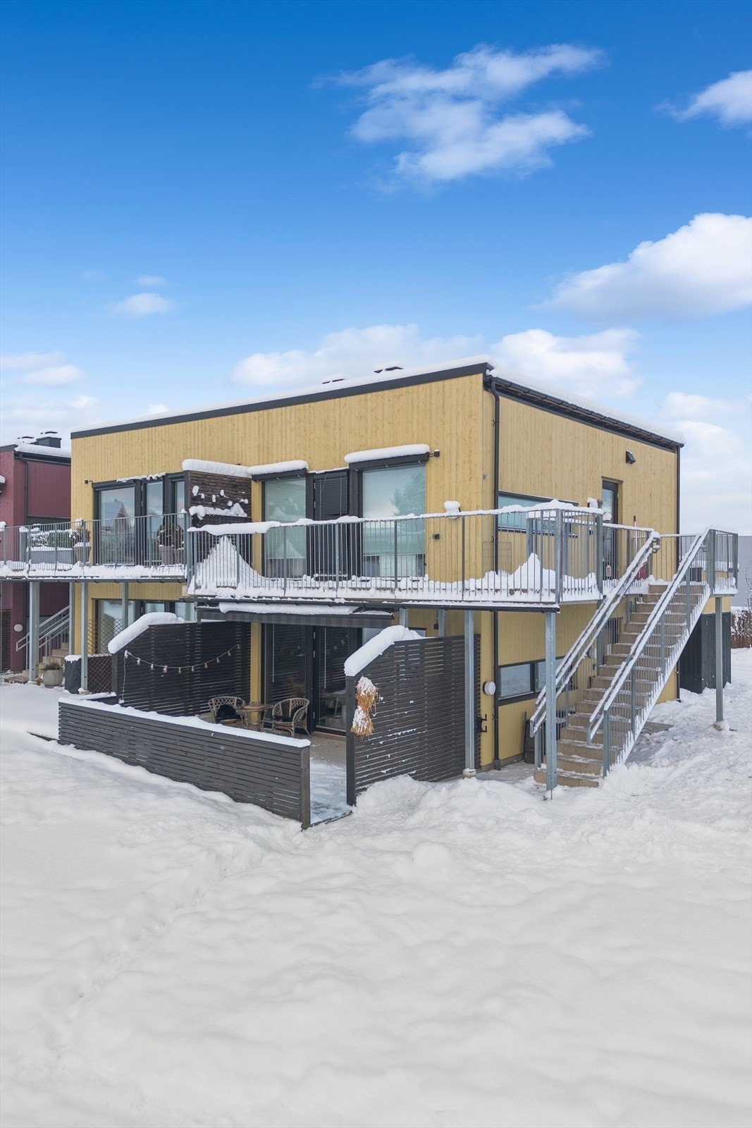 Leiligheten er en del av en firemannsbolig oppført i 2016. Galleribilde