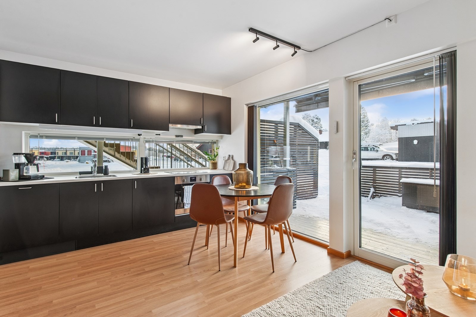 En moderne og arealeffektiv 2-roms med åpen stue- og kjøkkenløsning. Galleribilde