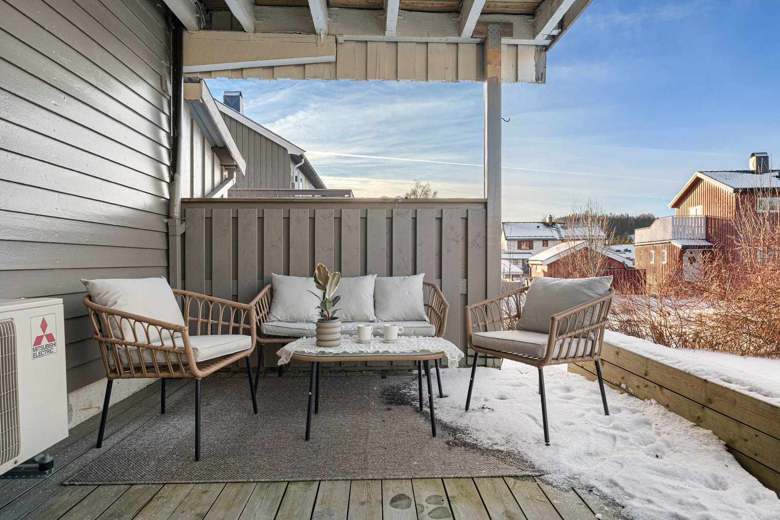 Fra hovedsoverommet er det utgang til en privat markterrasse. Galleribilde
