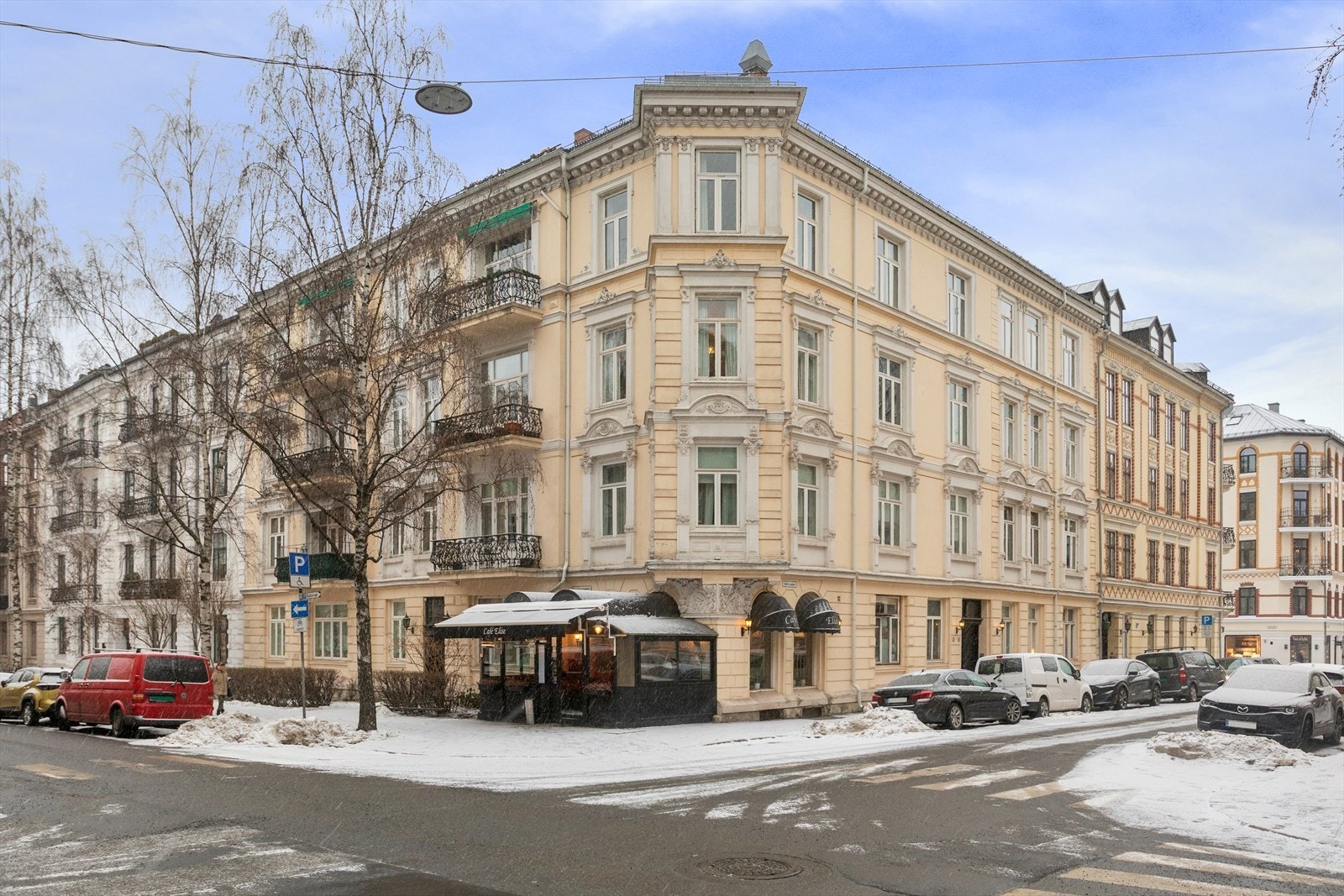 Klassisk bygård fra 1897, sentralt beliggende med kort avstand til både Frognerparken og Bygdøy allé. Galleribilde